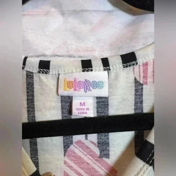 Lularoe short sleeve heart patterned tshirt dress - Picture 3 of 7